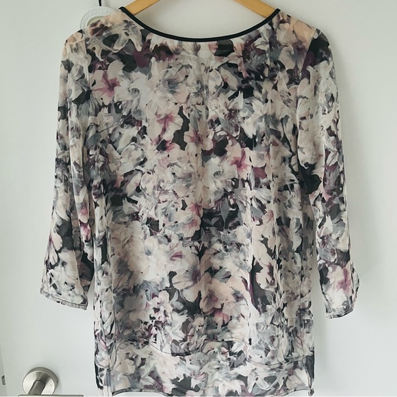 Floral blouse - Picture 1 of 3